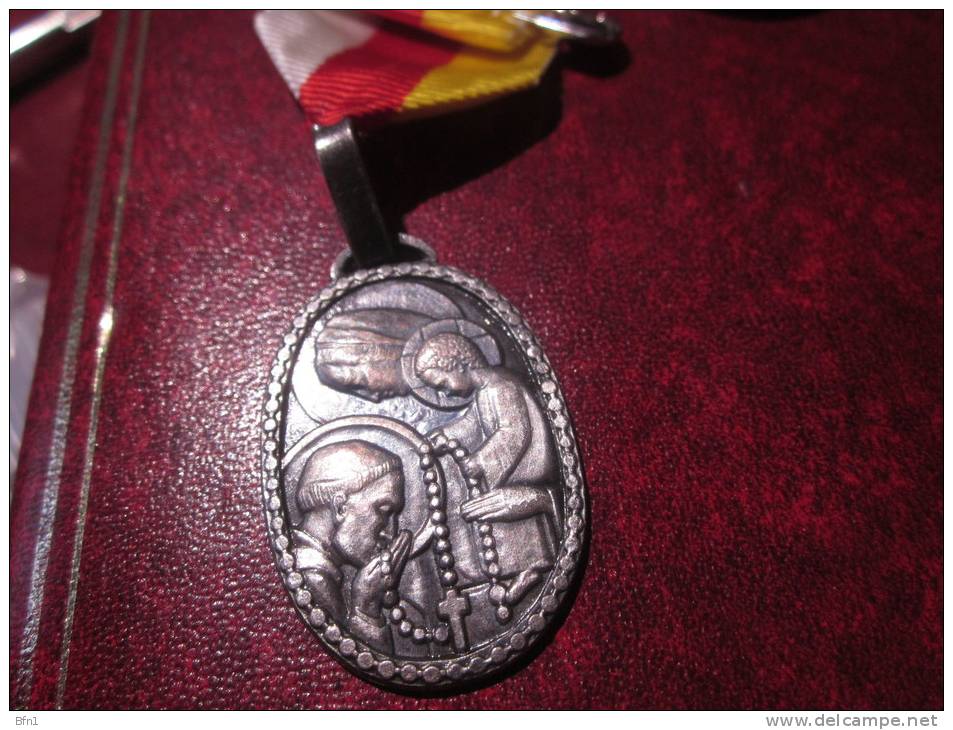 MEDAILLE PELERINAGE DU ROSAIRE A NOTRE DAME DE LOURDES - VOIR PHOTOS - Professionals / Firms