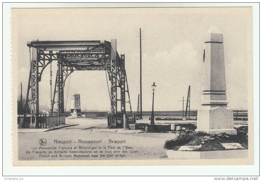 Nieuwpoort, Nieuport De Fransche En Britsche Gedenkteekens En De Brug Over Den Yzer (pk6985) - Nieuwpoort