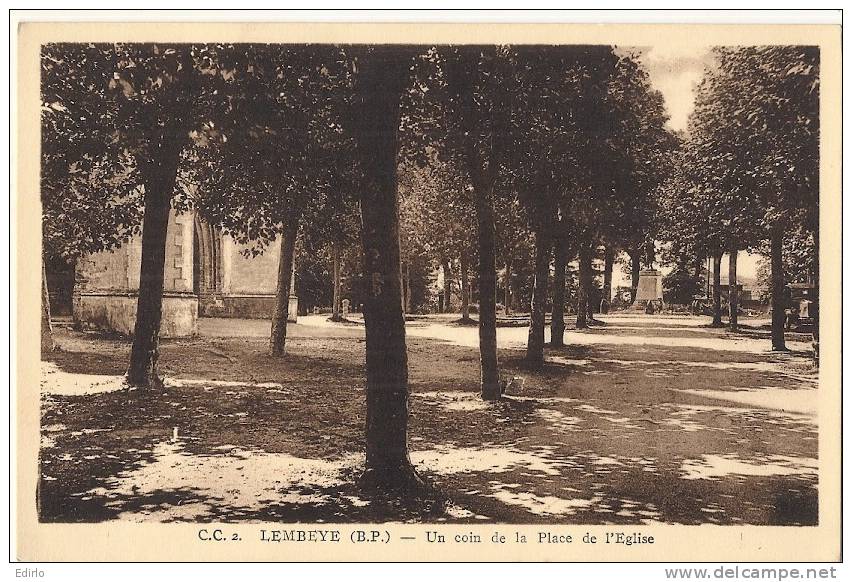 LEMBEYE  Un Coin De La Place De L'église  Neuve Percée Peu Visible Sur Scan - Lembeye