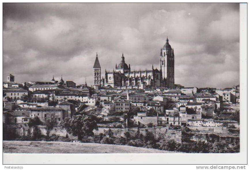 (AKZ215) SEGOVIA . LA CATEDRAL - Segovia