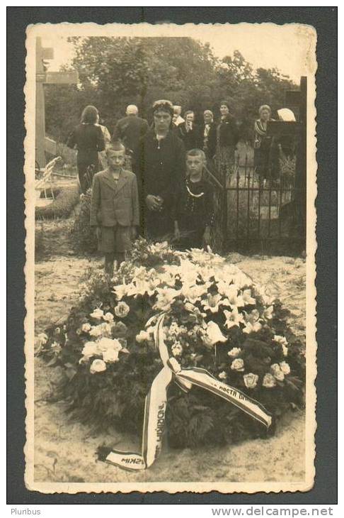 FUNERAL  GRAVE  MOURNING  FAMILY , CHILDREN  BOYS , OLD POSTCARD - Funerali