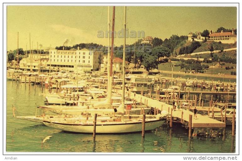 MACKINAC ISLAND MI ~NEW YACHT PIER ~1960s Vintage Postcard ~SAILING BOATS~RACING  [3313] - Autres & Non Classés