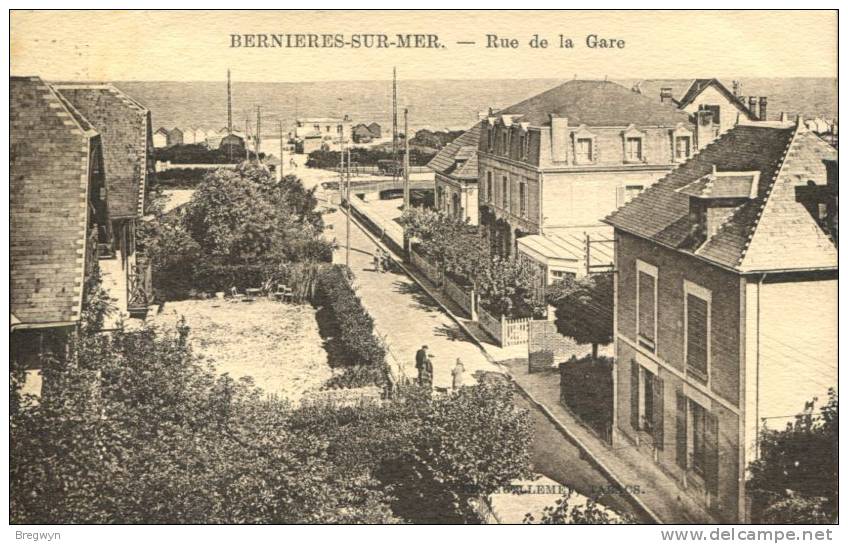 14 - CPA Bernières Sur Mer - Rue De La Mer - Autres & Non Classés
