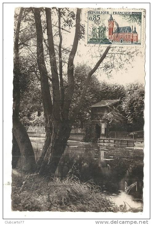 Yerres (91) : Garage à Barques Sur Les Bords De Rivière En  1950. - Yerres