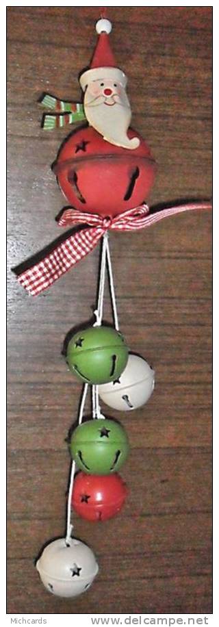 Pere Noel Avec Grelots A Suspendre (diametre Des Grelots +/- 4 Cm) - Father Xmas