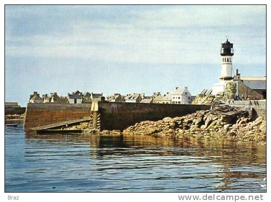 CPM  Ile De Sein Phare De Men Brial - Ile De Sein