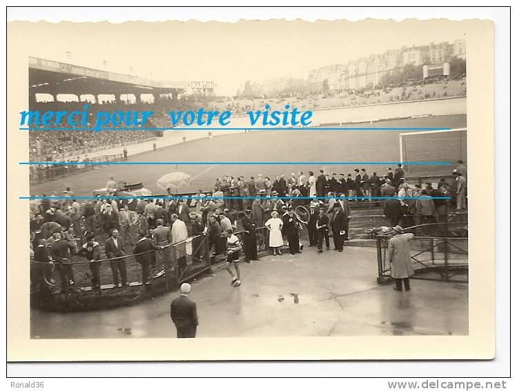 Photo Cyclisme Course Cyclistes ( STADE Parc Des Princes Boulogne Billancourt Paris Vélo Automobile Cabriolet - Cyclisme