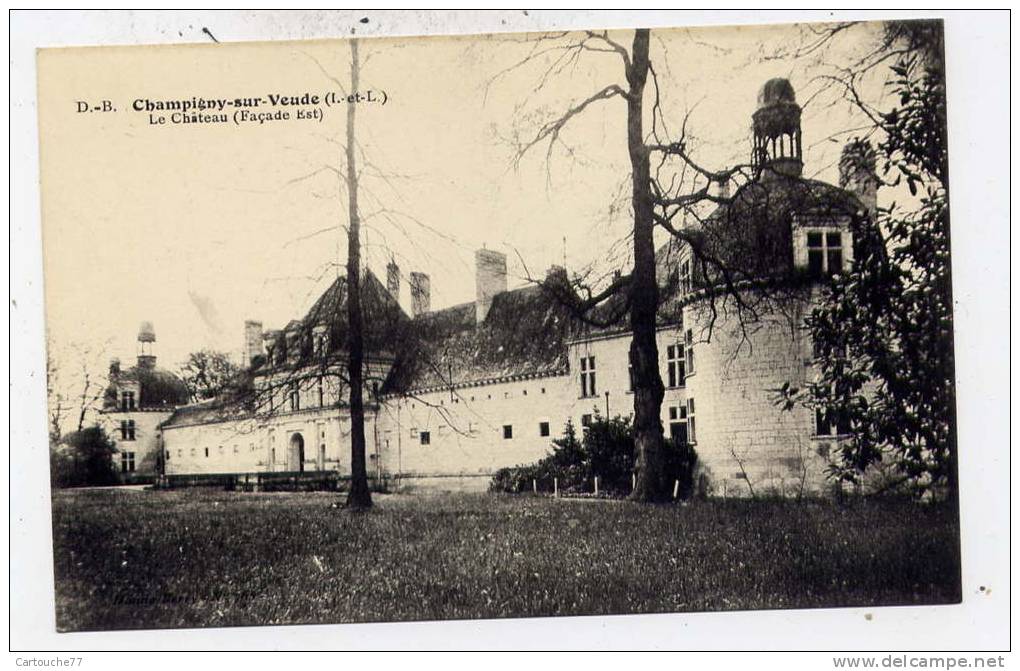 K21 - CHAMPIGNY-sur-VEUDE - Le Château Façade Est - Champigny-sur-Veude