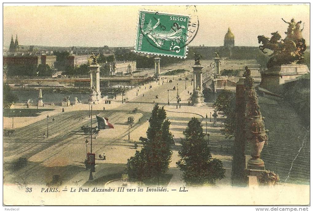 PARIS 7 - Le Pont Alexandre III Vers Les Invalides    -- LL 33 - Arrondissement: 07