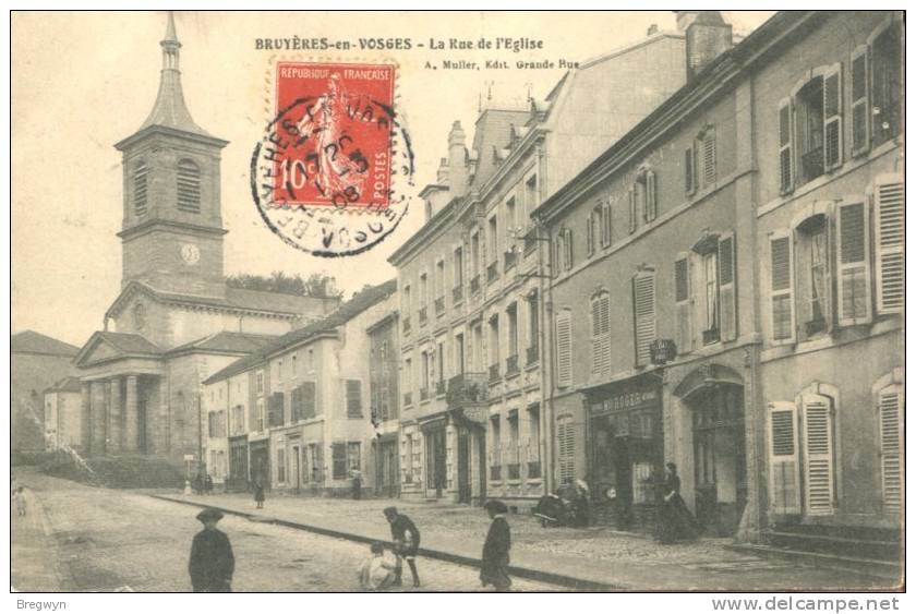 88 - CPA Bruyères-en-Vosges - La Rue D'Alsace - Bruyeres