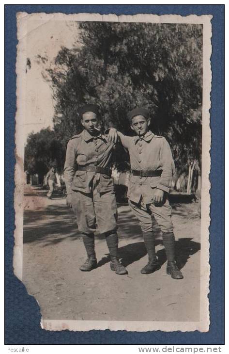 MILITARIA - PHOTOGRAPHIE NOTEE " SOUVENIR DEU DEU ZOUAVES DU P.D.C " DEUX ZOUAVES DU PAS DE CALAIS - Guerre, Militaire