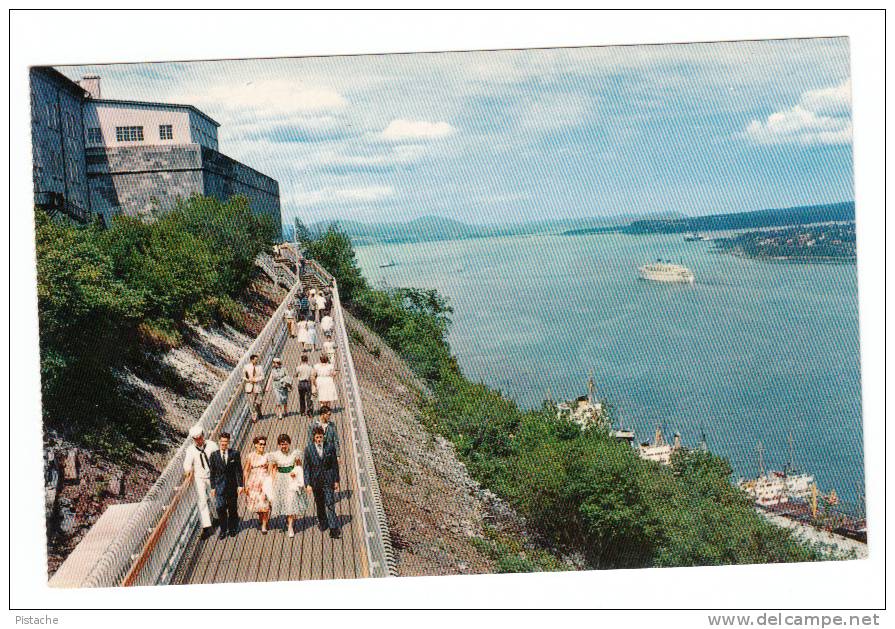 Québec P.Q. Qué. - Château Frontenac - Terrace Dufferin Terasse  -  Animation - Québec - Château Frontenac