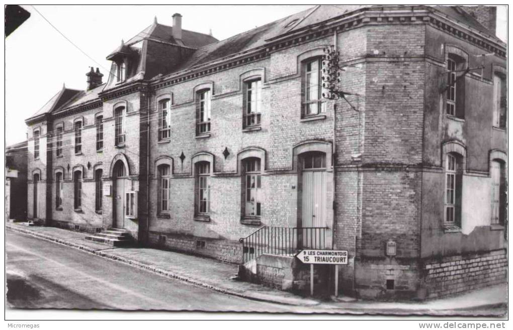 GIVRY-en-ARGONNE - Mairie - Ecole - Givry En Argonne