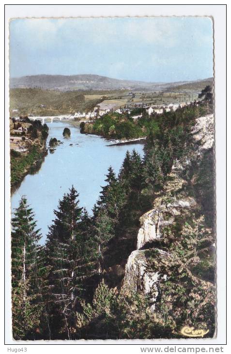 (RECTO / VERSO) RETOURNAC EN 1962 - N° 11 - PAYSAGE SUR LA LOIRE ET ROCHER DE CHANSUES - PLIS VERTICAUX A GAUCHE - Retournac