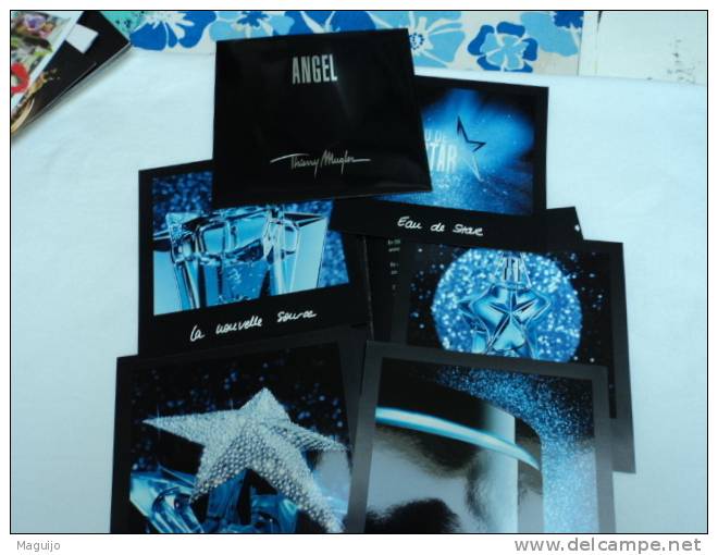 MUGLER : " UNE ANNEE DE FETE" 2007 5 CARTES + DEPLIANT + ENVELOPPE  LIRE !!! - Miniatures Femmes (sans Boite)