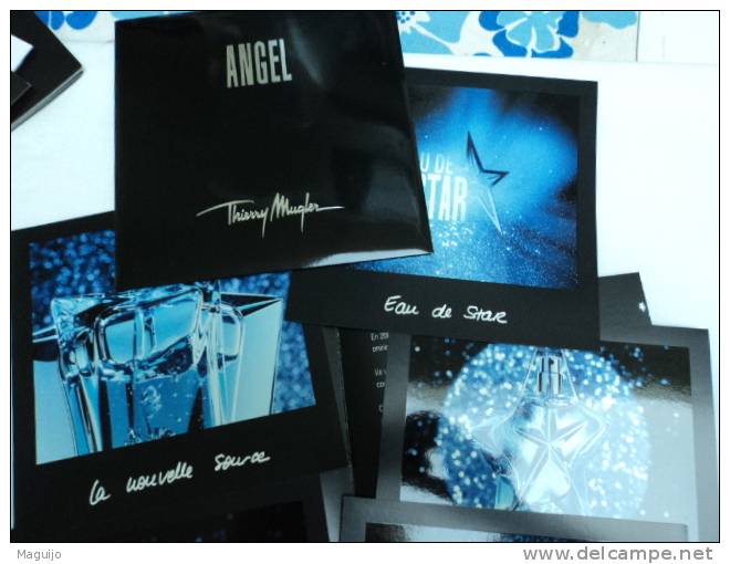 MUGLER : " UNE ANNEE DE FETE" 2007 5 CARTES + DEPLIANT + ENVELOPPE  LIRE !!! - Miniatures Femmes (sans Boite)