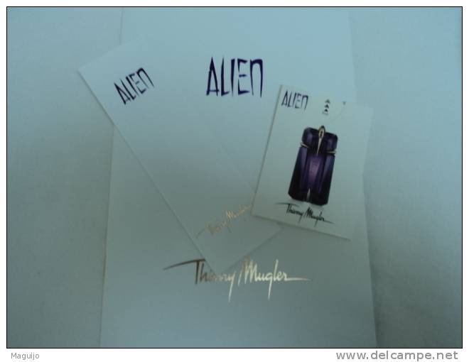 MUGLER : "ALIEN" LIVRET 2005   SANS  CARTE & ECHANTILLON   LIRE  ATTENTIVEMENT  !!! - Miniatures Femmes (sans Boite)