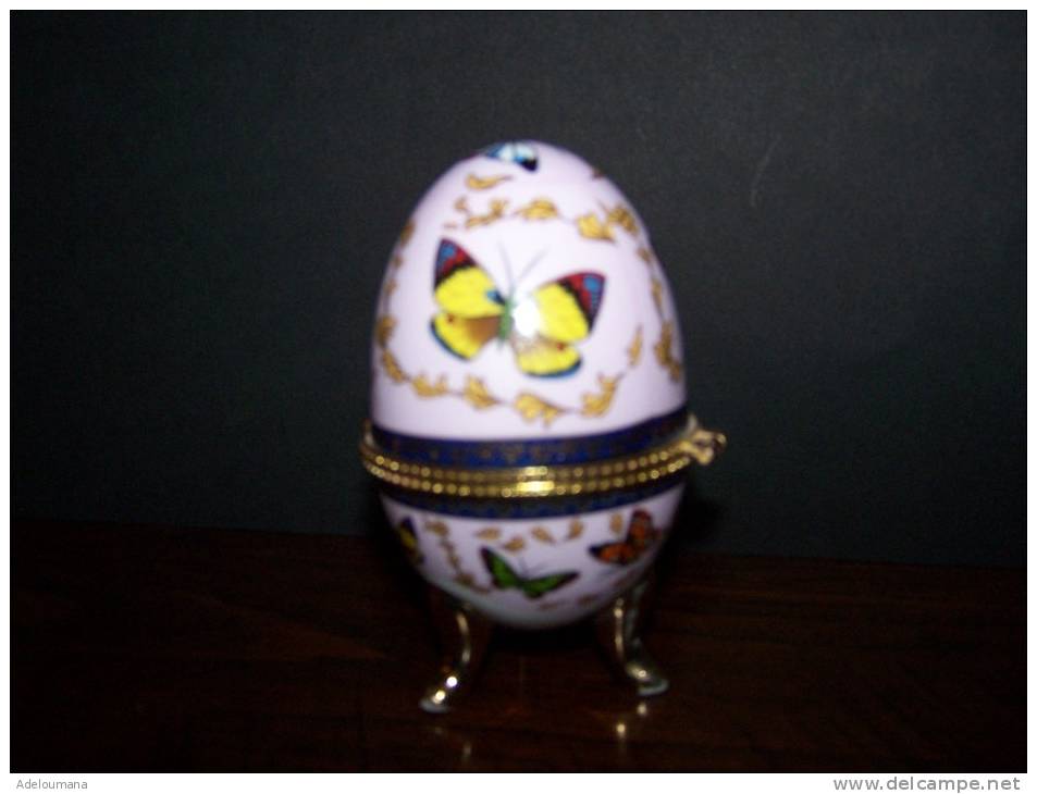 BEL OEUF EN PORCELAINE  DE 10cm -  CERCLAGE DORE - BON ETAT - Eggs