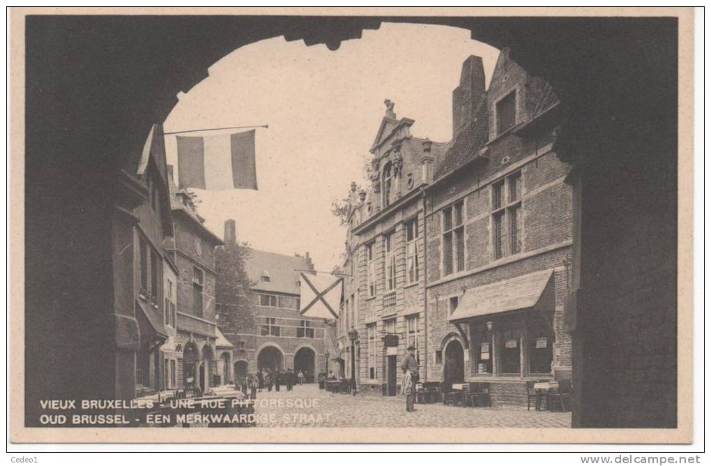 BELGIQUE   BRUXELLES   UNE RUE PITTORESQUE - Bruxelles La Nuit