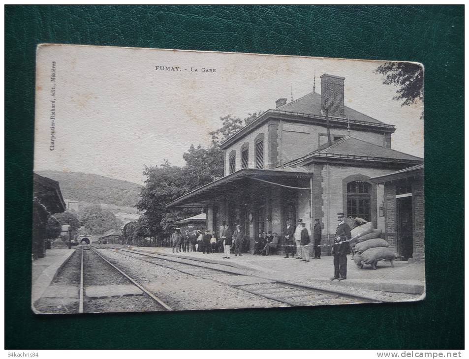 CPA Fumay.La Gare.Belle Animation .Ardennes - Fumay