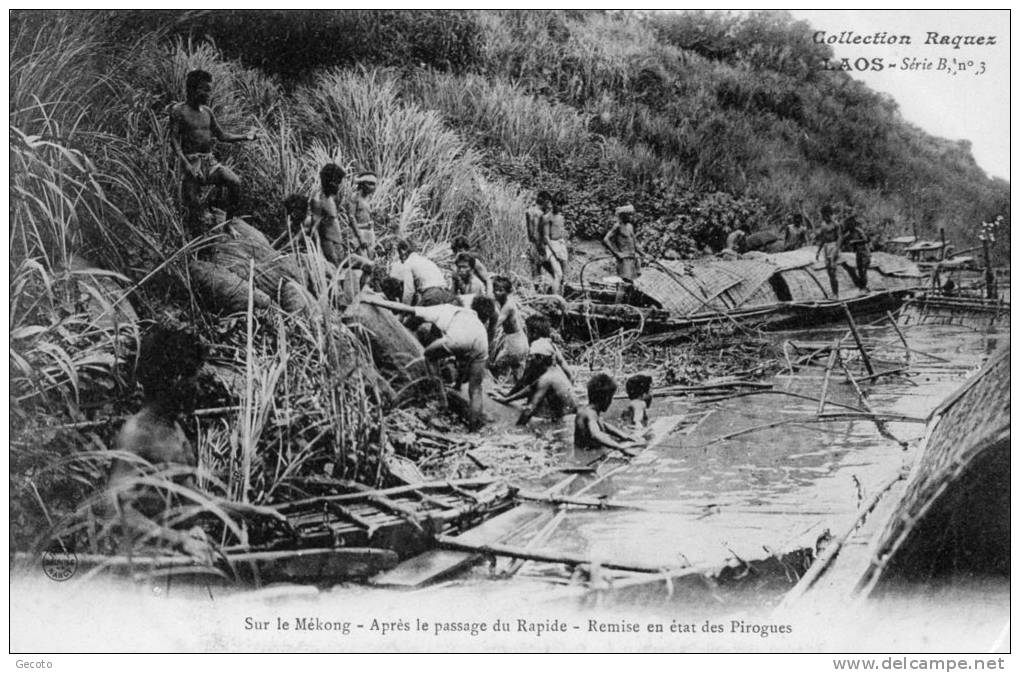 Sur Le Mékong - Aprés  Le Passage D´un Rapide - Remise En état Des Pirogues - Laos