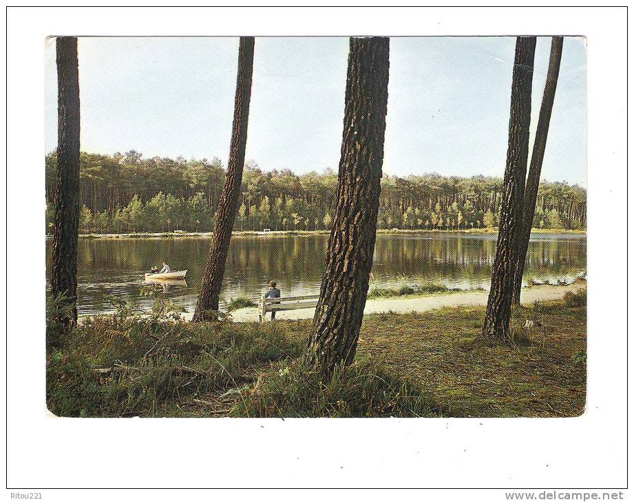 CPSM 17 - Montendre - 1969 - Le Lac Du Baron Desqueroux Peche Canotage Pedalos N°1 - Montendre