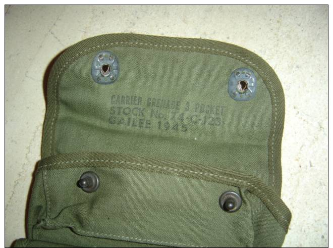US ARMY ORIGINAL WWII TRIPPLE POUCH FOR GRENADE MINT CONDITION Date 1945 - 1939-45