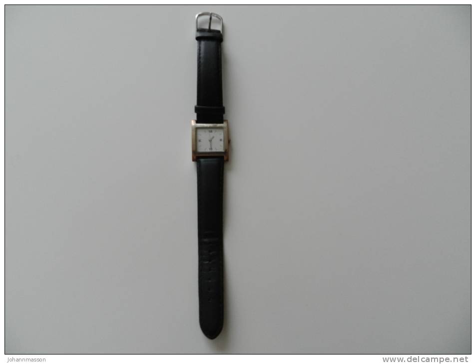 Montre Moderne  Femme  Dans L état  Lafarge  Platres - Orologi Pubblicitari