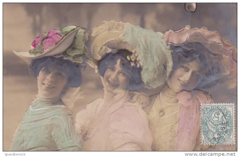 21548 ; Trio Femmes Femme Chapeau . En Relief ; 1906 -mode . DRMA Photographie 3592 FM Cologne Koln - Femmes