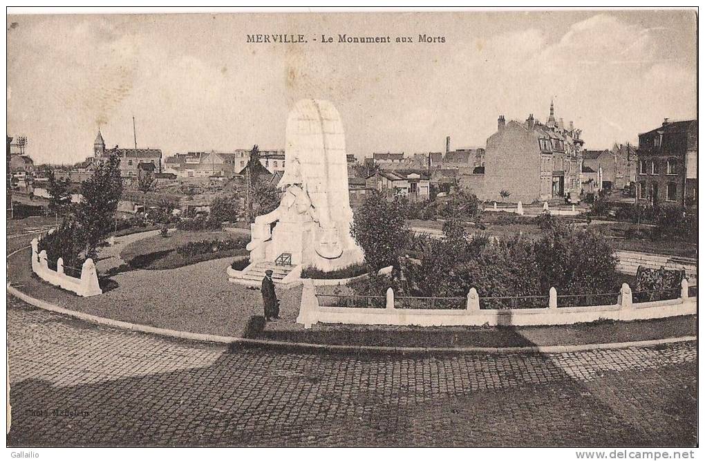 MERVILLE  LE MONUMENT AUX MORTS - Merville