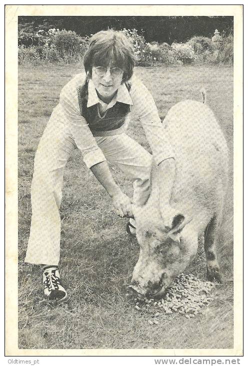 ENGLAND - MUSIC - JOHN LENNON WITH A PIG - 60S RARE PRINT. - Posters