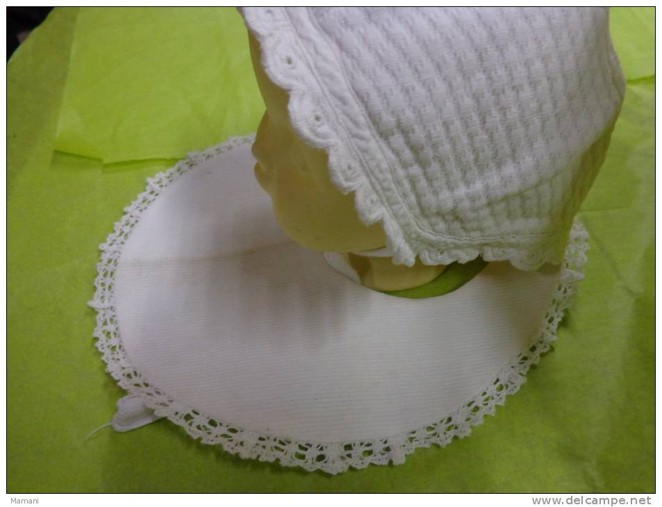 Coiffe Ou  Bonnet + Bavoir  De Bebe Pour Poupee Ou Poupon  (8)- - Sonstige & Ohne Zuordnung