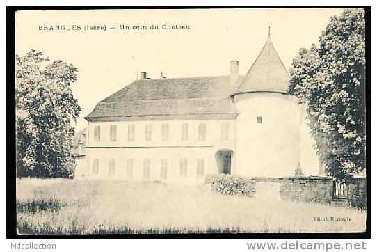 38 BRANGUES / Un Coin Du Château / - Brangues