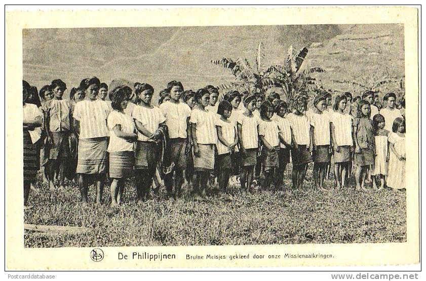 De Philippijnen - Bruine Meisjes Gekleed Door One Missienaaikringen - Filipinas