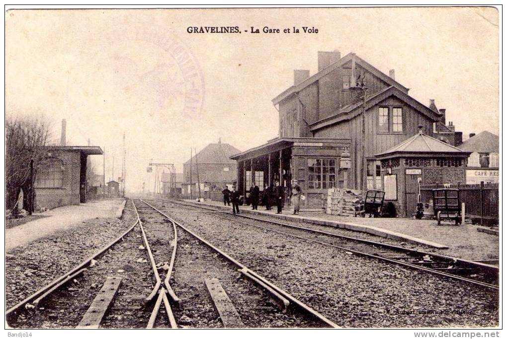 Gravelines  - La Gare  Et La Voie - Beau Plan Animé - Gravelines