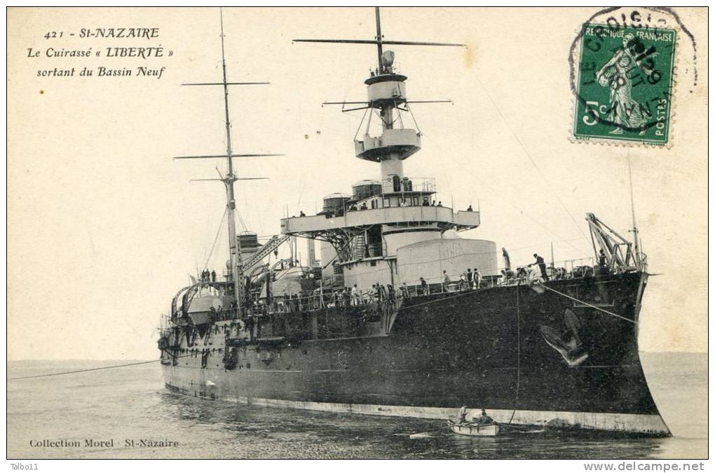 ST NAZAIRE - Bateaux - Le Cuirassé " Liberté" Sortant Du Bassin Neuf - Commerce