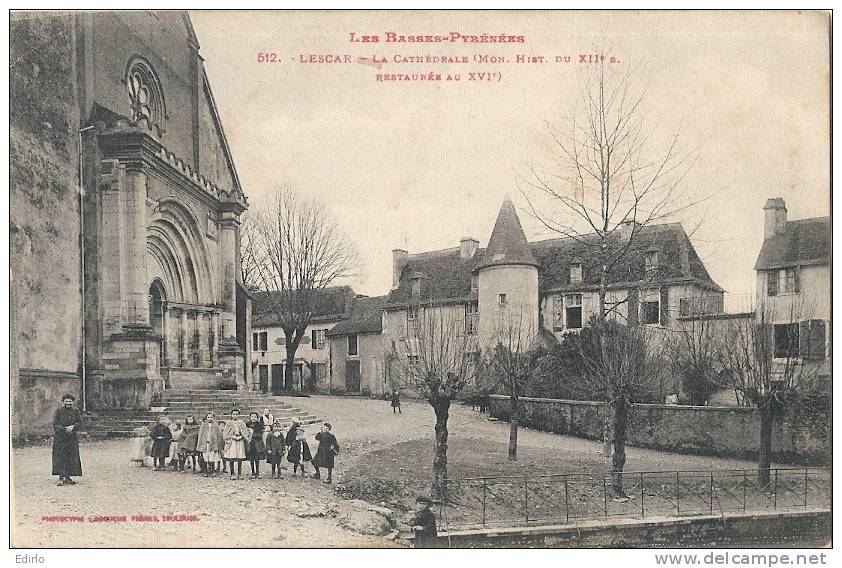 LESCAR La Cathédrale  Institutrice Et élèves ?? - Lescar