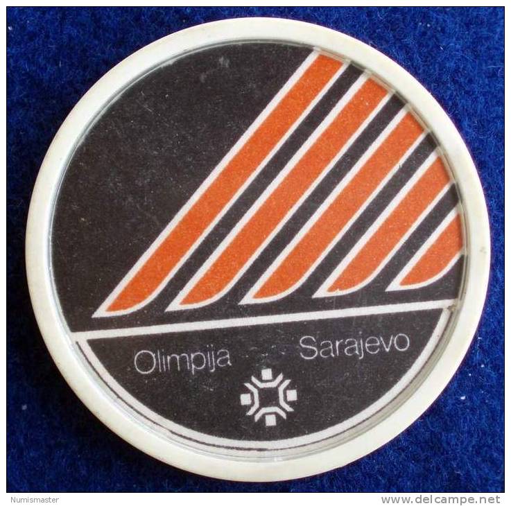 OLYMPIADE SARAJEVO 1984 OPENING CEREMONY BADGE - Habillement, Souvenirs & Autres