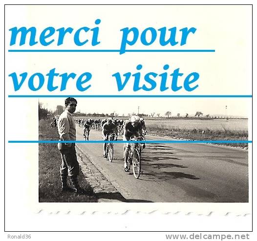 Photo Course Cycliste  Paris Roubaix , Coureurs Peloton Cyclisme Route , Vélo , Bicyclette - Cyclisme
