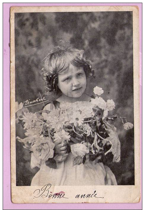 CPA/P657/JEUNE FILLE FLEURS BONNE ANNEE - New Year