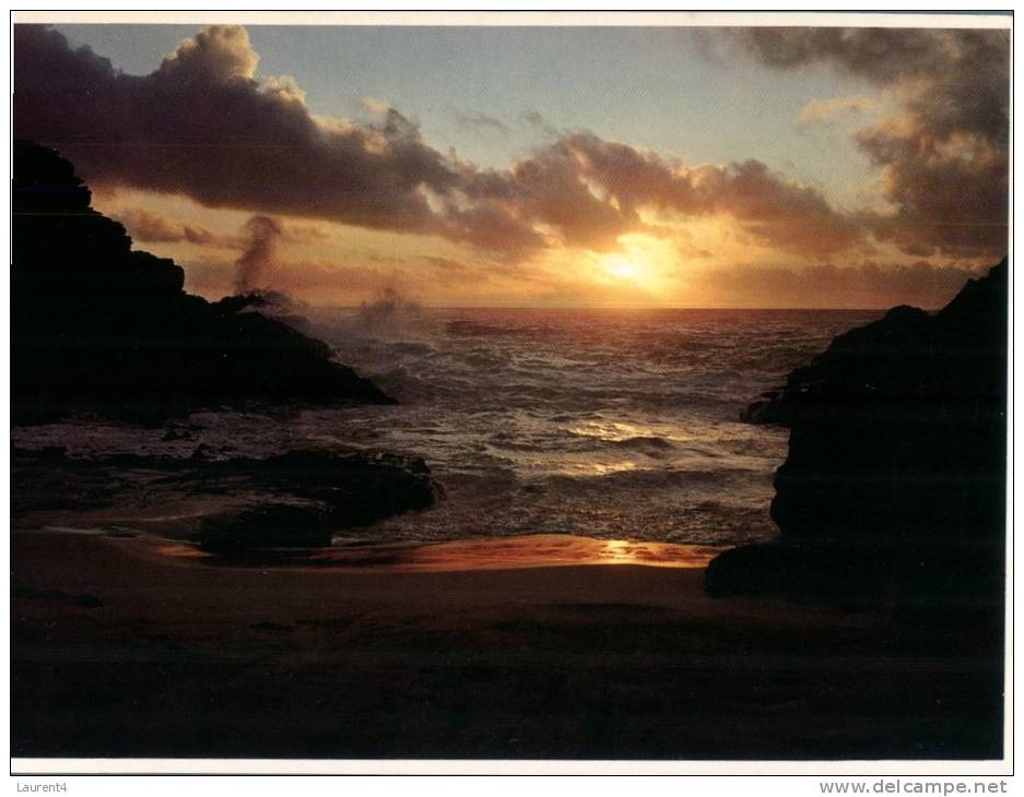 (129) USA- Hawaii Sunrise Over Blowhole - Autres & Non Classés