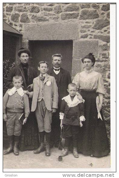 LANILDUT (FINISTERE) CARTE PHOTO D'EN SEJOUR PASSE PAR UNE FAMILLE DANS LA COMMUNE 1911 - Sonstige & Ohne Zuordnung