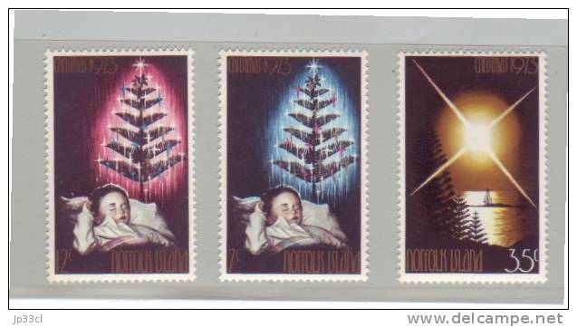 3 Timbres Christmas Noel 1973 YT N° 132/134** - Ile Norfolk