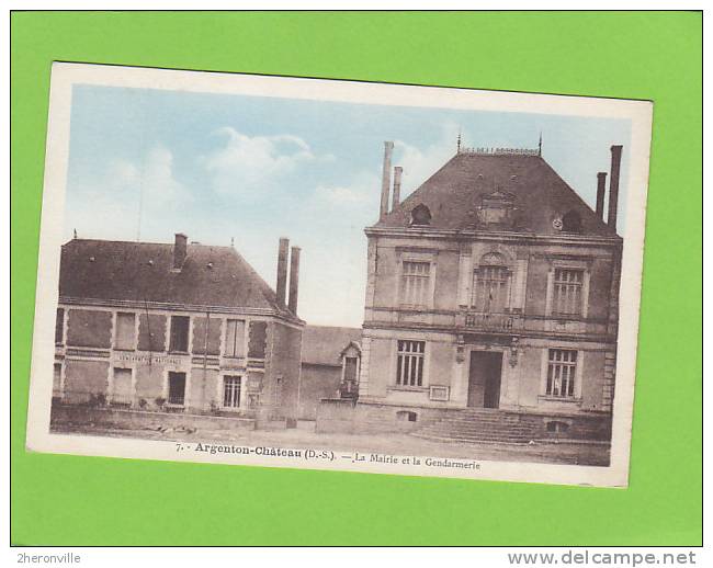 CPA -  79  ARGENTON CHATEAU -    La Mairie Et  La Gendarmerie - - Argenton Chateau
