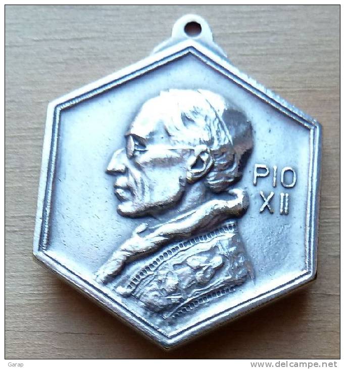 Med-2107	Grande Médaille Hexagonale  Pio XII - Godsdienst & Esoterisme