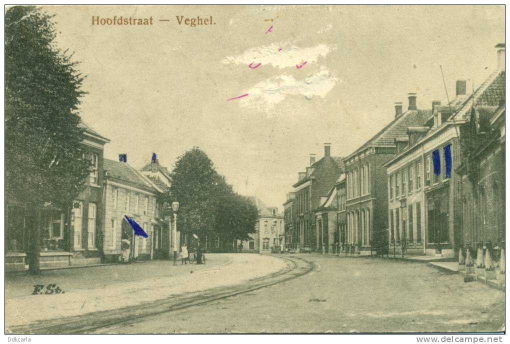 Veghel - Hoofdstraat - Opgelet Beschadigd Vooraan !! - Veghel