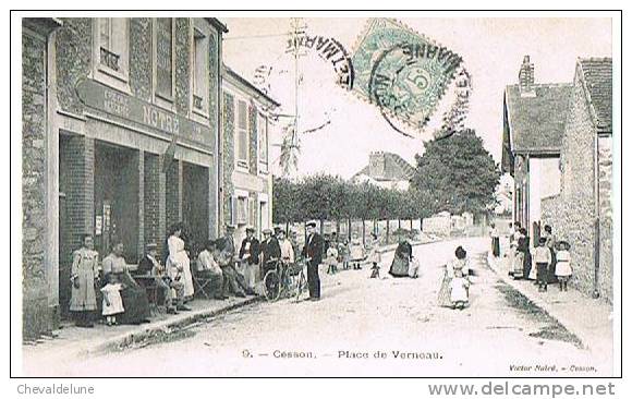 CPA - CESSON (SEINE ET MARNE) - PLACE DE VERNEAU - TRES ANIMEE - A CIRCULE - RARE - - Cesson