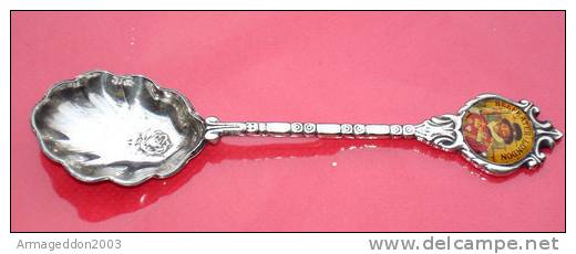 BTE 8 / RARE Cuillère CISELE POINCON Silver Plated STUART NEW ZEALAND / BEEFEATER LONDON - Obj. 'Remember Of'