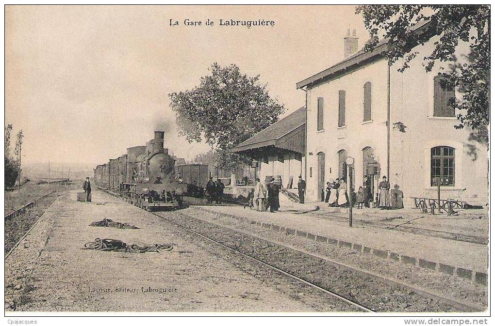 81 - LABRUGUIERE : LA GARE .TRAIN BEAU PLAN . - Labruguière