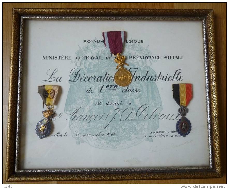 Belgique Belgium 3 X  Médaille Medal  1946 " TRAVAIL "  1ère Classe - Belgium